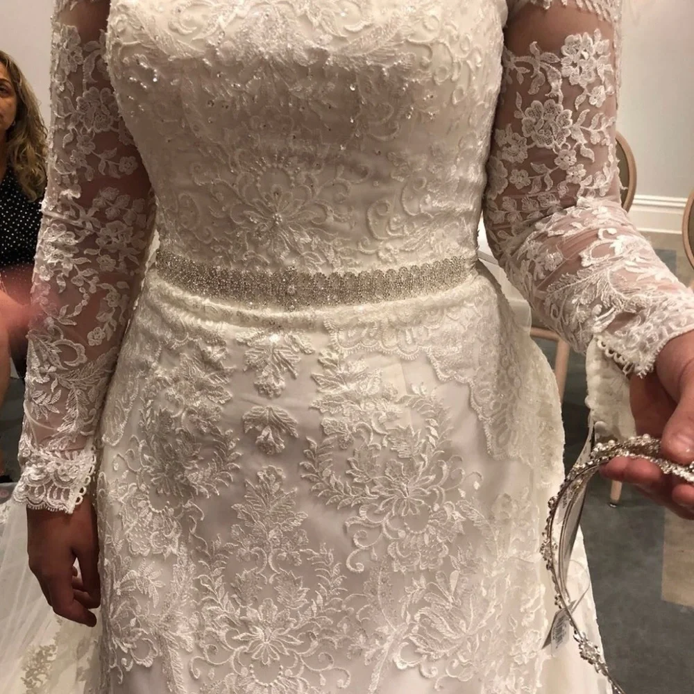 Long sleeve wedding dress - Picture 3 of 3